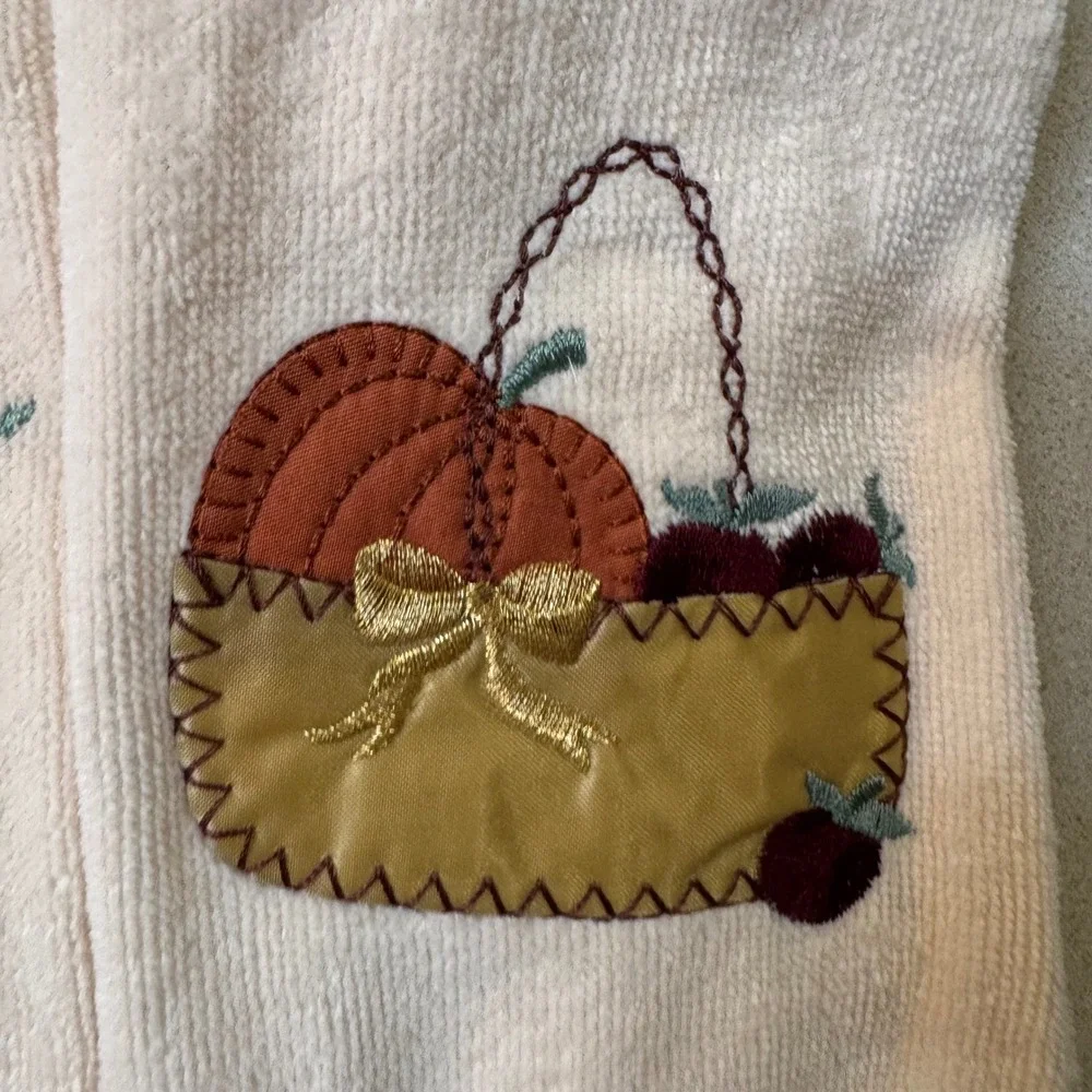 Vintage Embroidered Holiday Fingertip Towel Set 12pc Christmas Easter Fall Decor
